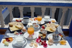 petit-dejeuner-scaled